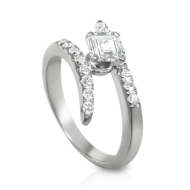 https://www.goldiam.easystockhosting.com/sites/default/files/10025-1_whitegold_diamond2.jpg