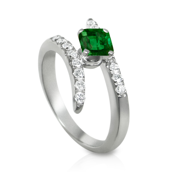 https://www.goldiam.easystockhosting.com/sites/default/files/10025-1_whitegold_emerald.jpg