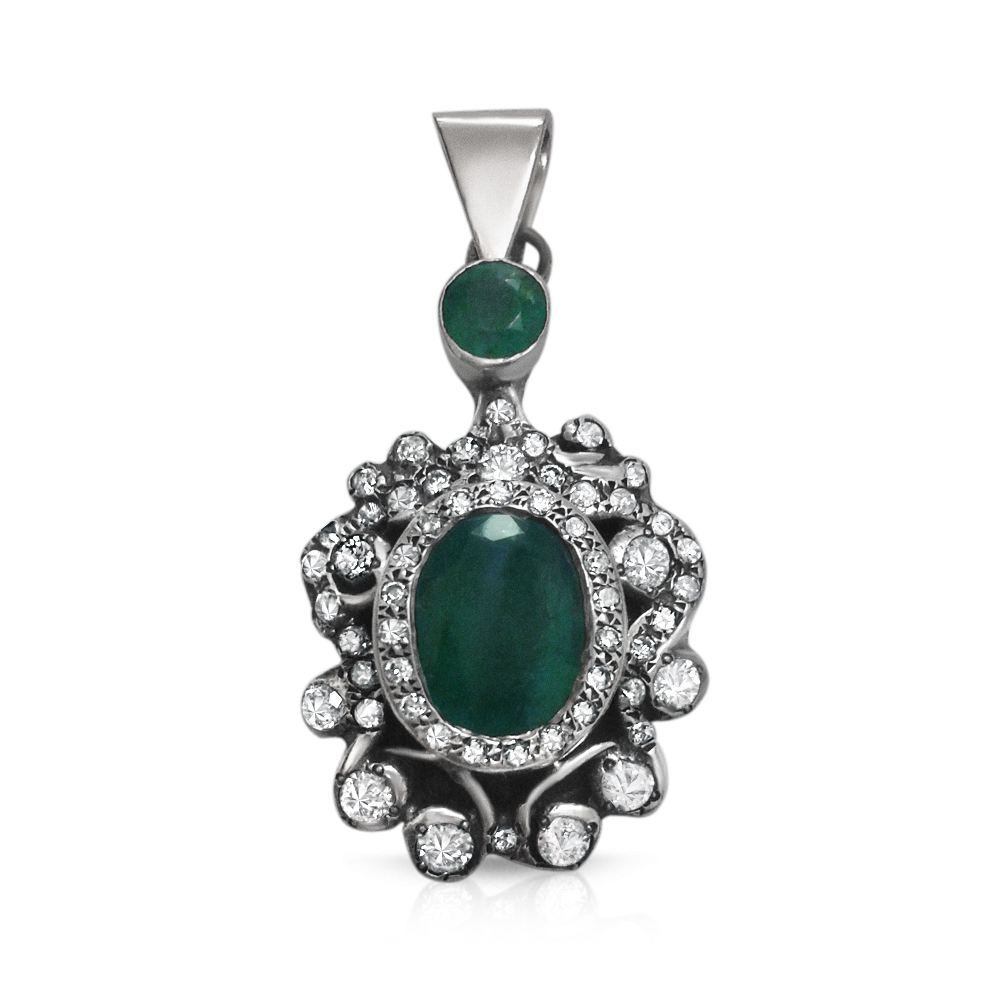 https://www.goldiam.easystockhosting.com/en/sites/default/files/134_whitegold_emerald.jpg