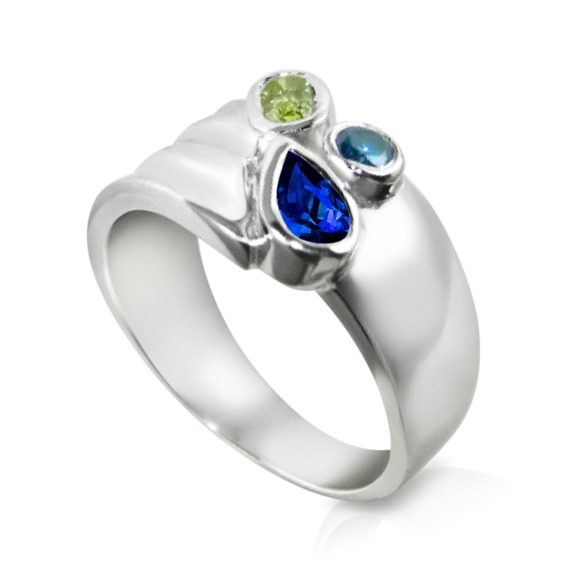 https://www.goldiam.easystockhosting.com/en/sites/default/files/1865%281%29_whitegold_sapphire.jpg