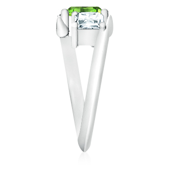 https://www.goldiam.easystockhosting.com/en/sites/default/files/1935648-100S_whitegold_emerald.jpg
