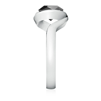 https://www.goldiam.easystockhosting.com/sites/default/files/1935648-20S_whitegold_blackdiamond.jpg
