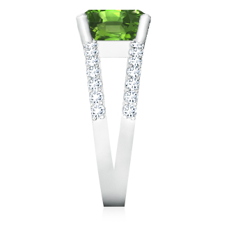 https://www.goldiam.easystockhosting.com/sites/default/files/1935648-35S_whitegold_emerald.jpg
