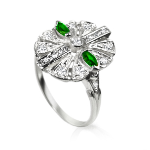 https://www.goldiam.easystockhosting.com/sites/default/files/4303_whitegold_emerald_0.jpg