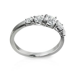 https://www.goldiam.easystockhosting.com/sites/default/files/9519_whitegold_rotated.jpg