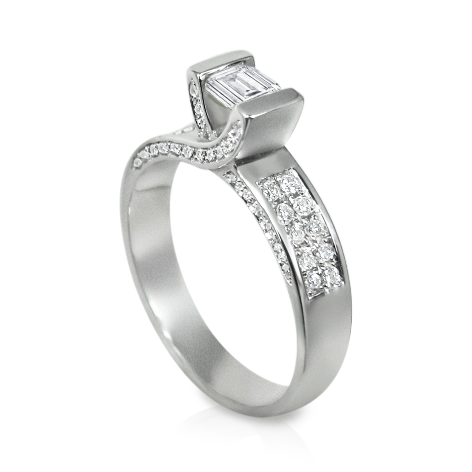 https://www.goldiam.easystockhosting.com/sites/default/files/9831_whitegold_diamond2_1.jpg