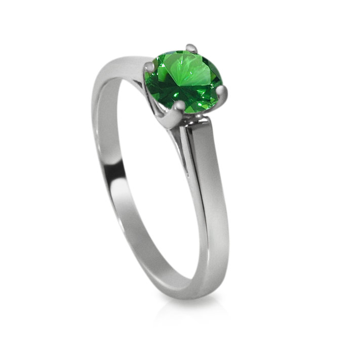 https://www.goldiam.easystockhosting.com/sites/default/files/9911_whitegold_emerald_0.jpg