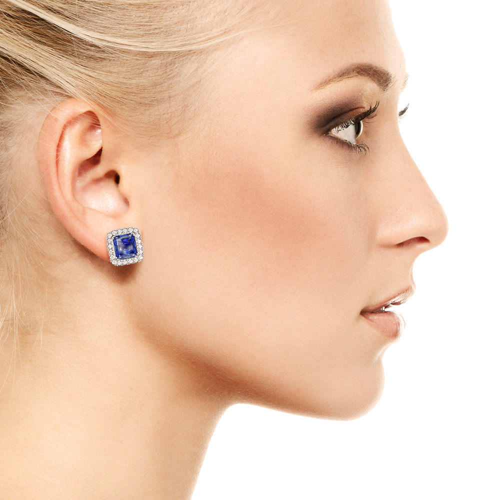 https://www.goldiam.easystockhosting.com/sites/default/files/E43097-3_whitegold_sapphire_ear2.jpg