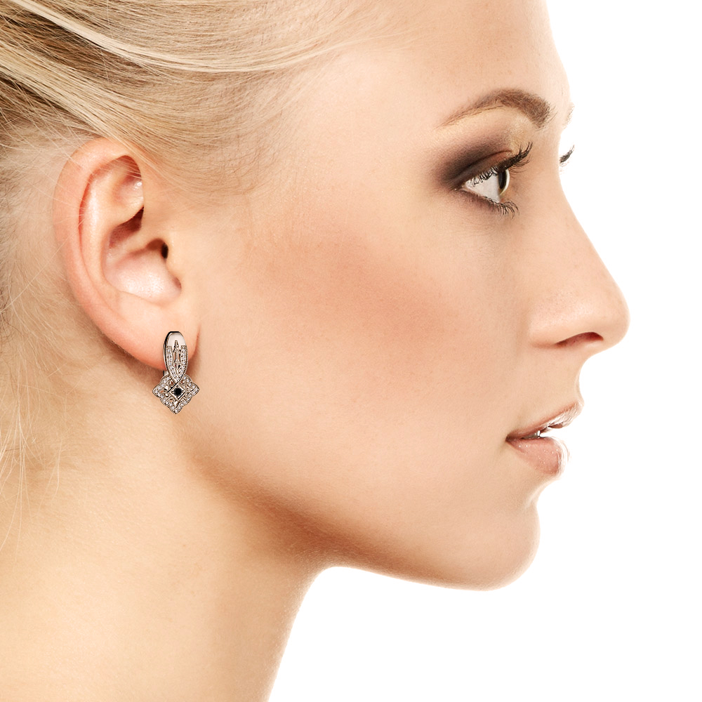 https://www.goldiam.easystockhosting.com/sites/default/files/E47005-3_ear2_whitegold_blackdiamond_1.jpg