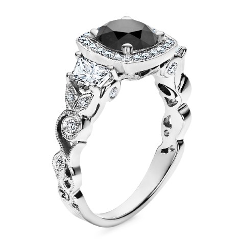 טבעת יהלום שחור מרשימה לאישה