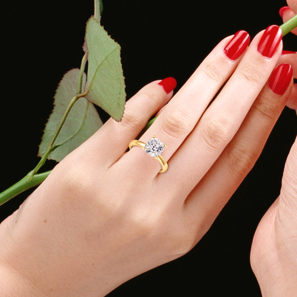 https://www.goldiam.easystockhosting.com/en/sites/default/files/T8463-Cushion_ringfinger2.jpg